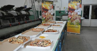 Galerie FOTO. Prânz cu zece feluri de pizza Evo la tipografia "Cuget Liber" - 5