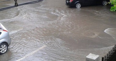UPDATE. CONSTANȚA SUB APE: Zeci de străzi, gospodării și instituții publice sunt inundate! Canalizările nu mai fac față! GALERIE FOTO - 6