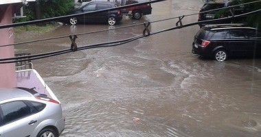UPDATE. CONSTANȚA SUB APE: Zeci de străzi, gospodării și instituții publice sunt inundate! Canalizările nu mai fac față! GALERIE FOTO - 16