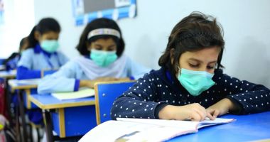 Stire din Cultură-Educație : ESTE OFICIAL! "Nu vor trece integral în online unităţile de învăţământ din niciun judeţ"