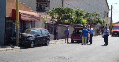 Stire din Eveniment : UPDATE. Pericol de EXPLOZIE din cauza unui șofer care a intrat cu mașina într-o conductă de gaze