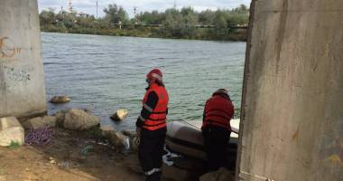 Galerie foto. Și-a luat viața! O persoană s-a aruncat de pe podul din Năvodari - UPDATE - 2