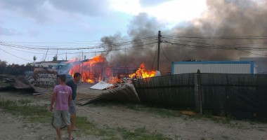Galerie FOTO - Incendiu devastator între Mamaia și Năvodari! Un bărbat a fost găsit CARBONIZAT - UPDATE - 2