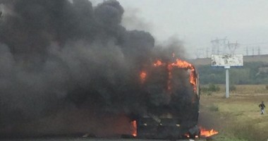 Galerie FOTO. Un camion a luat foc, lângă Medgidia - 4