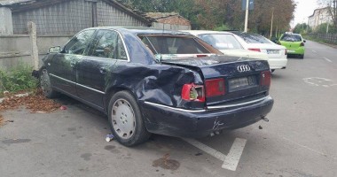 O șoferiță a lovit o ambulanță SMURD și a fugit de la fața locului - 4