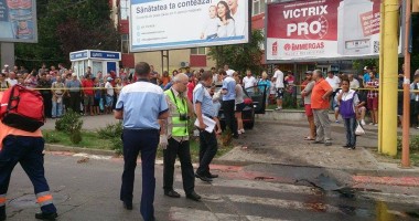 IMAGINI ȘOCANTE! Accident teribil în Constanța, pe strada Soveja, în zona City Park Mall. Mai mulți pietoni au fost SPULBERAȚI de pe trotuar! UN MORT și cinci grav răniți - 5