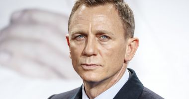 Stire din Actualitate : Actorul Daniel Craig a donat peste 13.000 de dolari unor tați ale căror fiice s-au sinucis