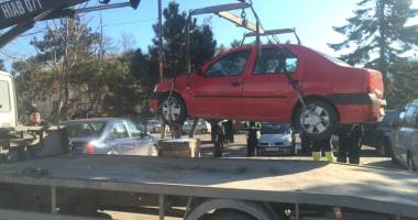 Galerie FOTO. Șoferi, atenție unde parcați! POLIȚIA LOCALĂ RIDICĂ MAȘINI! - 4
