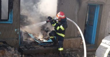 CASA DISTRUSĂ ÎN INCENDIU. DOI OAMENI LA SPITAL! - 1