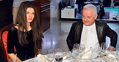 Stire din Monden : Irinel, grijă mare! Cătălin Botezatu a pus ochii pe «sosia lui Moni»