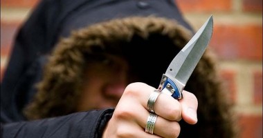 Stire din Eveniment : ATACAT PE STRADĂ! Constănțean ÎNJUNGHIAT de un adolescent de 15 ani