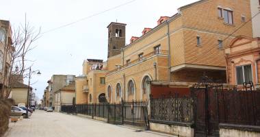 Stire din Economie : 10 milioane de lei, plafonul garanțiilor pentru reabilitarea structural-arhitecturale a clădirilor