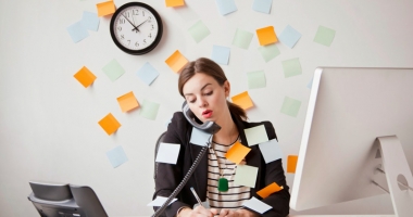 Stire din Diverse : Semne că ești un workaholic. Dependența  de muncă nu e sănătoasă!
