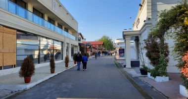 GALERIE FOTO / Este activitate în Satul de Vacanță. Constănțenii au ieșit la plimbare - 11