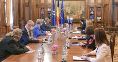 Stire din Cultură-Educație : Admitere în liceele de top, învățământ liceal în trei rute, Bacalaureat pe model PISA - transformările vizate de proiectul „România Educată”