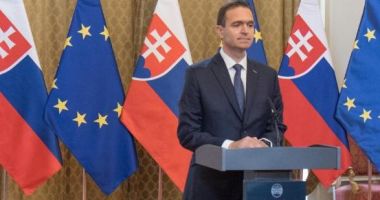 Stire din Actualitate : Noul premier slovac rupe tradiţia, vizitând mai întâi Germania