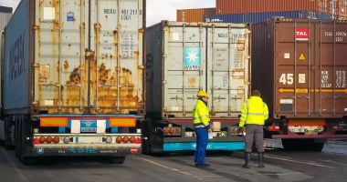 Stire din Economie : Inspectorii AVR şi ISCTR vor efectua misiuni comune de verificare în trafic a mijloacelor de transport rutier de mărfuri