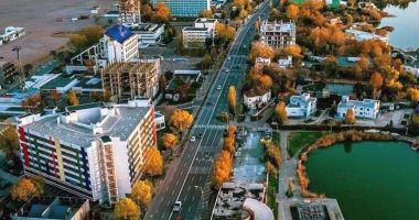 Stire din Economie : Litoralul, afectat de diminuarea sumelor alocate de stat pentru voucherele de vacanţă