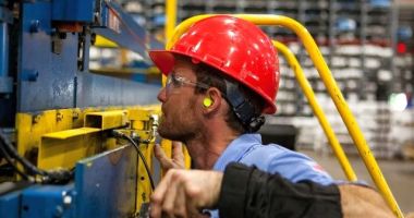 Stire din Economie : Inflaţie, producţie industrială, finanţe. INFO economic