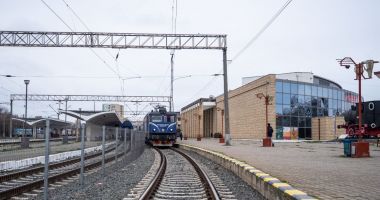 Stire din Economie : CFR Infrastructură Constanţa: Trecerea la ora de vară nu afectează circulaţia trenurilor de călători