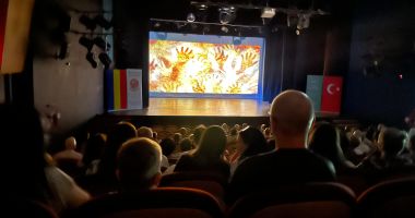 Prezență numeroasă la proiecția filmului turcesc „O poveste lungă”, organizată la Tulcea - 3