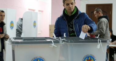 Stire din Actualitate : CEC a înregistrat prima listă de candidaţi a unui partid pentru alegerile parlamentare din Republica Moldova