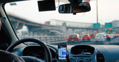 Stire din Economie : Schemă de evaziune fiscală în domeniul transportului alternativ. Prejudicii de peste 266 milioane de lei
