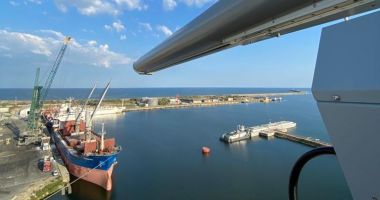 Stire din Economie : ANR: Căpitănia Constanţa a trimis avize de vreme rea către navele aflate în radă sau la operare