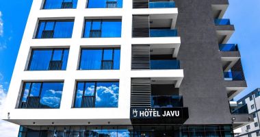 Hotelul Javu din staţiunea Mamaia, scos la vânzare pentru 5,34 milioane de euro