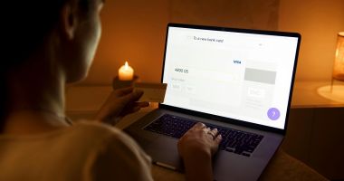 Stire din Social : Mergi la bancă pentru a deschide un cont bancar online? Scapă de drum si fa-o rapid si eficient