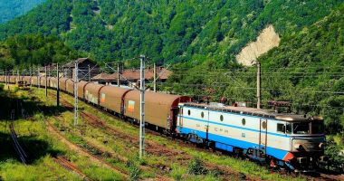 Stire din Economie : CFR Marfă: Cresc veniturile, compania înregistrează în continuare profit operaţional