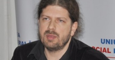 Stire din Politică-Administrație : Cum a depus jurământul deputatul Remus Cernea