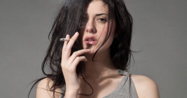 Stire din Social : Numărul femeilor fumătoare din România s-a dublat în ultimii 20 de ani