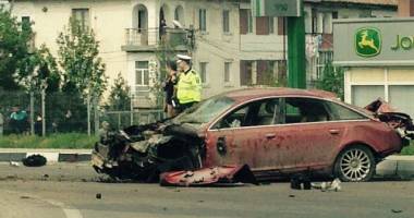 Galerie FOTO. TRAGEDIE PE ȘOSEA, LA OVIDIU. A MURIT PE LOC ÎNTR-O LIMUZINĂ AUDI - 4