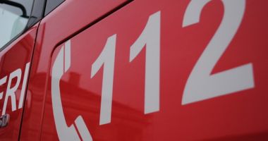 Stire din Eveniment : Fetiță lovită de mașină pe trotuar, după ce șoferului de 29 ani i s-a făcut rău la volan și a murit