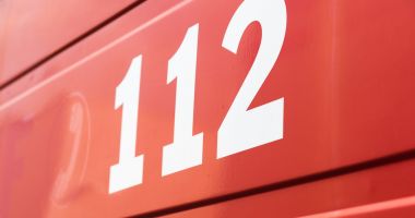 Stire din Eveniment : Elevă de 16 ani, dusă cu ambulanţa la spital după ce a leşinat în toaleta liceului
