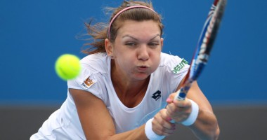 Stire din Sport : Simona Halep se va bate cu Sharapova, în primul tur, la Beijing