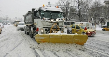 Stire din Social : PREGĂTIRI PENTRU PRIMA NINSOARE / CNADNR caută furnizori de sare pentru activităție de deszăpezire