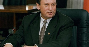 Stire din Politică-Administrație : Vicepreședintele comisiei SRI, ridicat de DNA. Ion Stan, acuzat de trafic de influență