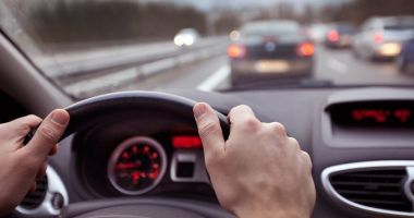Stire din Auto : Creierul crede că suntem otrăviți când mergem cu mașina