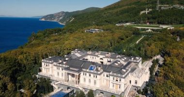 Cine este oligarhul care susține că palatul lui Putin este de fapt al său