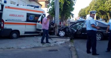 Galerie foto. Grav accident rutier, în Eforie. AMBULANȚĂ IZBITĂ DE MAȘINA UNUI POLIȚIST. Pacienta din Salvare, de urgență la spital - 3