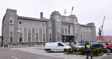 Stire din Eveniment : Procurorii DIICOT au depistat noi suspecți în dosarul mitei din Portul Constanța