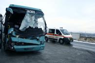 Stire din Eveniment : Mașinile pentru transportul persoanelor provoacă tot mai multe probleme în trafic