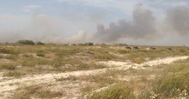 Stire din Eveniment : Incendiu DEVASTATOR în localitatea VADU. Cherhana ARSĂ DIN TEMELII. Pompierii se luptă cu flăcările de ore întregi