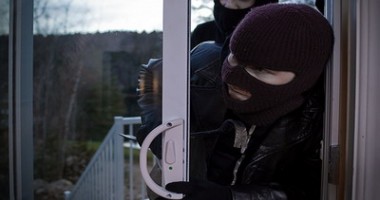 Stire din Eveniment : Închisoare pentru tâlharii mascați care au jefuit un paznic