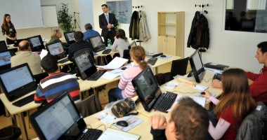 Stire din Cetățenești : Contract pe bune sau o "glumă proastă pe bani europeni"?