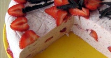 Stire din Cetățenești : Desert răcoros -  Bavareză cu căpșuni