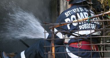 INCENDIU ÎN TARIVERDE. Casă mistuită de flăcări!