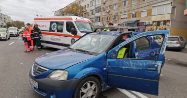 GALERIE FOTO / ACCIDENT ÎN ZONA DACIA. O MAȘINĂ S-A RĂSTURNAT! - 2